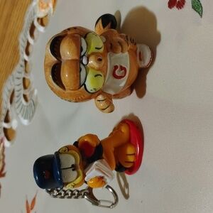 SET OF 2 VINTAGE GARFIELD FIGURINE 3"🐱1978